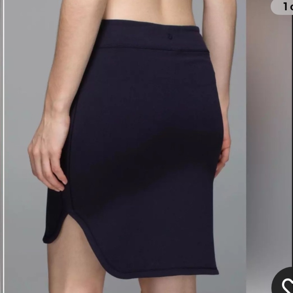 lululemon Athletica Women's Naval Blue City Skirt Size 4